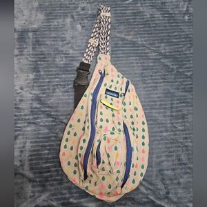 Kavu sling bag with rope strap!